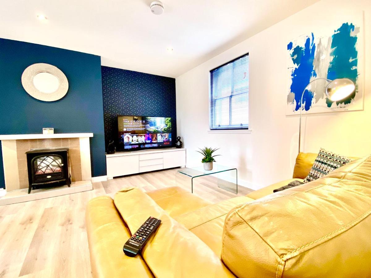 Stylish Central 2 Bedroom Apartment - Free Parking, Free Wifi Оркни Екстериор снимка