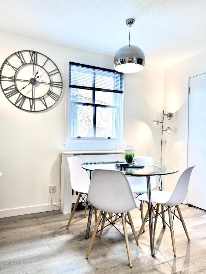 Stylish Central 2 Bedroom Apartment - Free Parking, Free Wifi Оркни Екстериор снимка